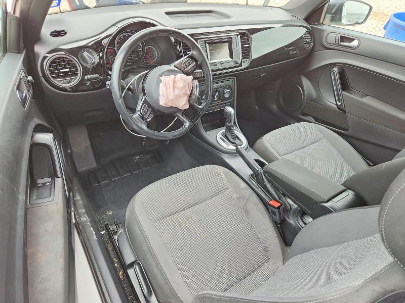 60526526 :رقم المزاد ، 3VWF17ATXHM610700 vin ، 2017 Volkswagen Beetle مزاد بيع