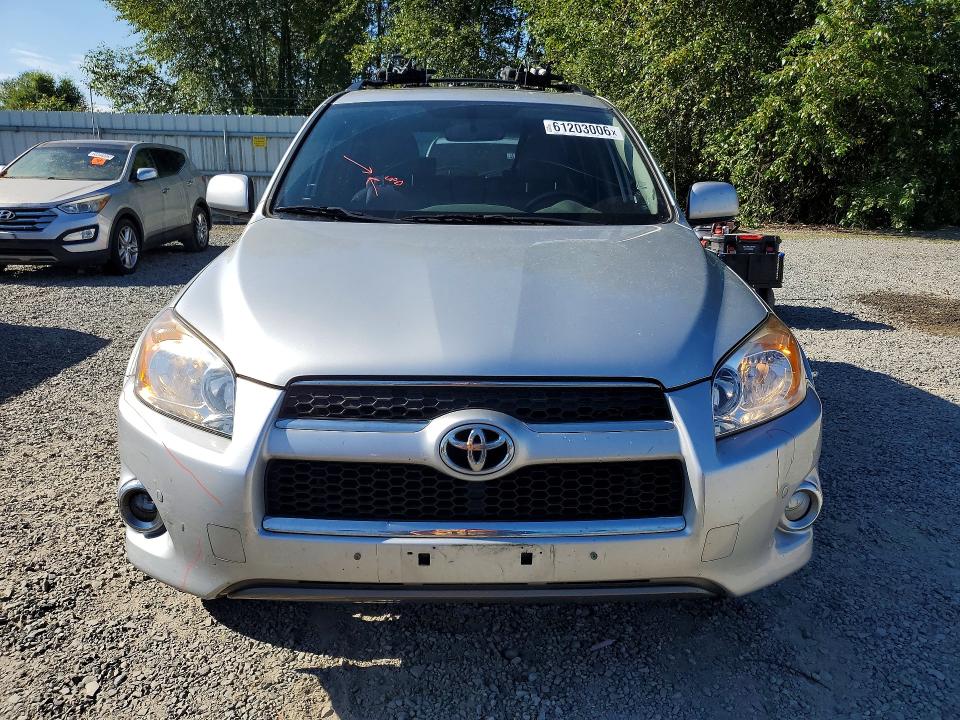 61203006 :رقم المزاد ، JTMDF4DV8B5046534 vin ، 2011 Toyota Rav4 مزاد بيع