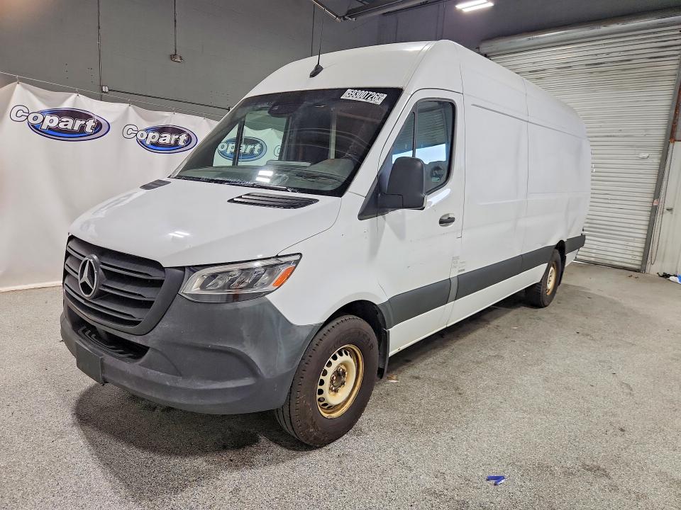 59300726 :رقم المزاد ، W1Y4DCHY1MT066848 vin ، 2021 Mercedes-benz Sprinter مزاد بيع