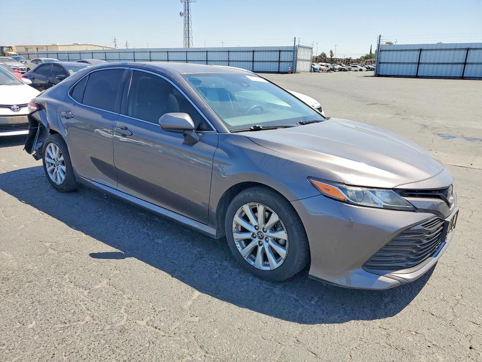 62540676 :رقم المزاد ، 4T1B11HK7KU740492 vin ، 2019 Toyota Camry مزاد بيع