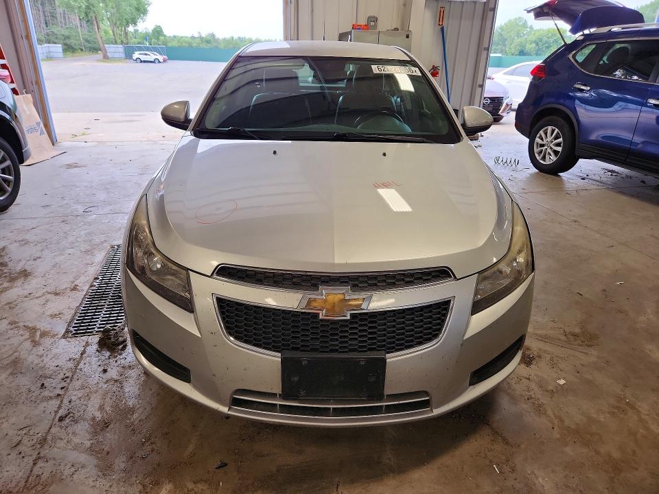62828366 :رقم المزاد ، 1G1P75SZ7E7393196 vin ، 2014 Chevrolet Cruze مزاد بيع