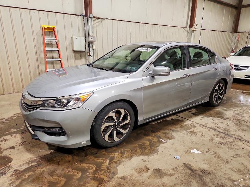 Auction sale of the 2017 Honda Accord, vin: 1HGCR2F95HA277013, lot number: 60561086