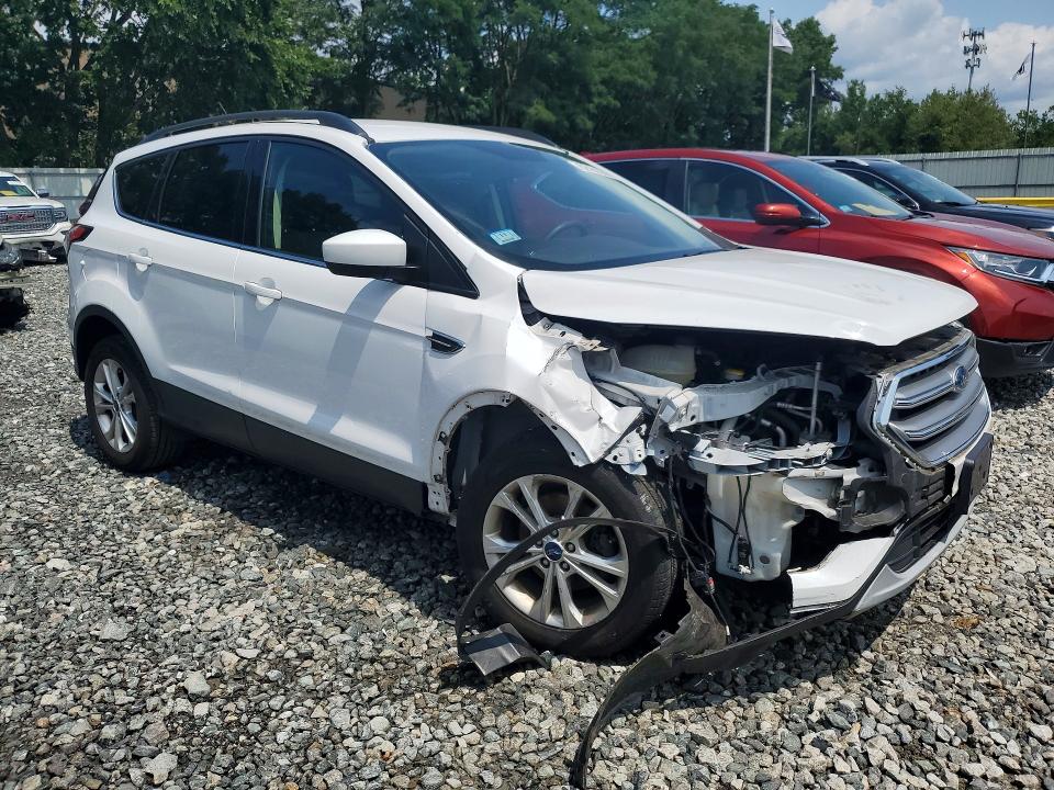 62181286 :رقم المزاد ، 1FMCU0GD8HUB61786 vin ، 2017 Ford Escape مزاد بيع