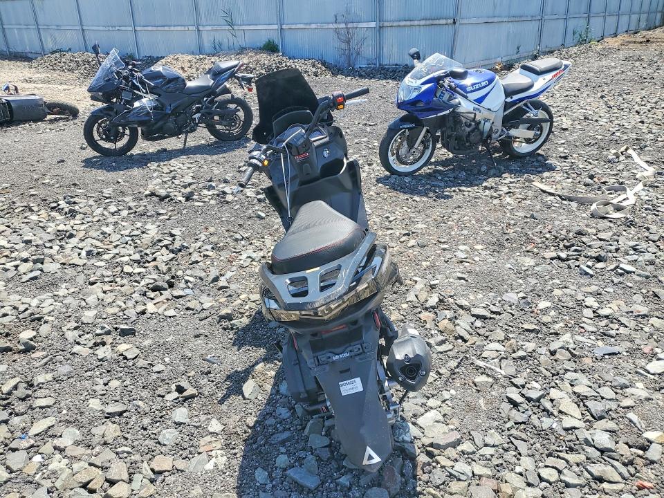 59603876 :رقم المزاد ، H0DTAEFW2SX112701 vin ، 2025 Genuine Scooter Co. Scooter مزاد بيع