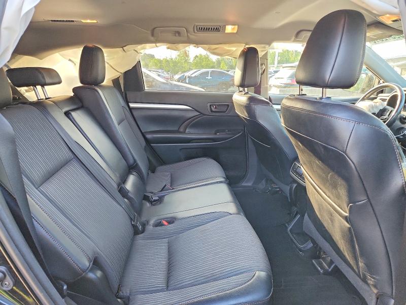 59312316 :رقم المزاد ، 5TDBZRFH6KS702260 vin ، 2019 Toyota Highlander مزاد بيع