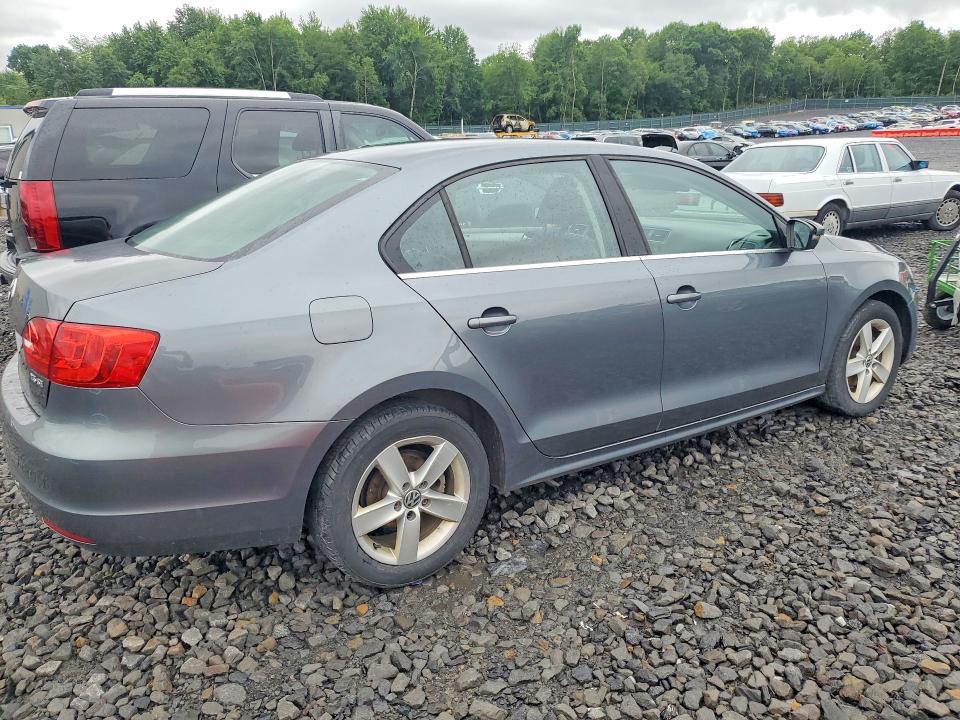 59221126 :رقم المزاد ، 3VWDP7AJ5DM218528 vin ، 2013 Volkswagen Jetta مزاد بيع