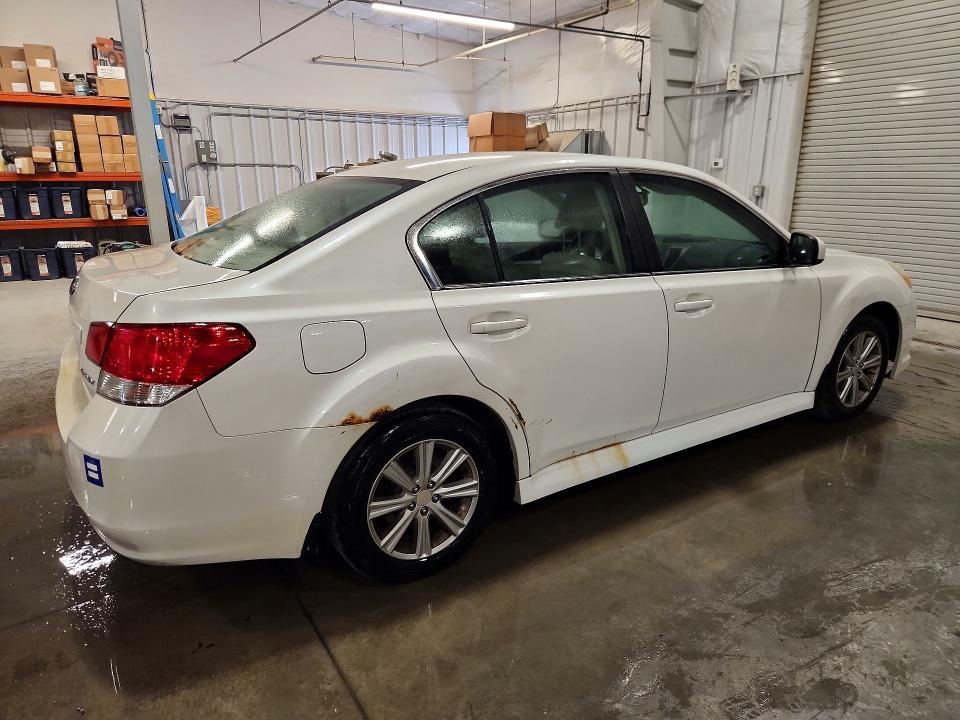 62449516 :رقم المزاد ، 4S3BMCC66B3215558 vin ، 2011 Subaru Legacy مزاد بيع