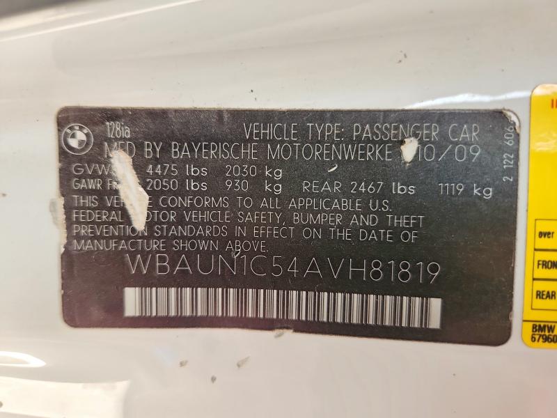 60488706 :رقم المزاد ، WBAUN1C54AVH81819 vin ، 2010 Bmw 128 مزاد بيع