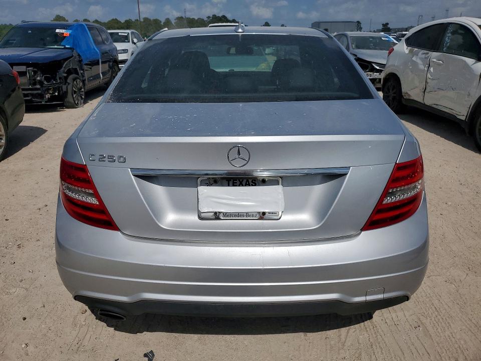 2012 Mercedes-benz C მანქანა იყიდება აუქციონზე, vin: WDDGF4HB7CR214578, აუქციონის ნომერი: 62782346