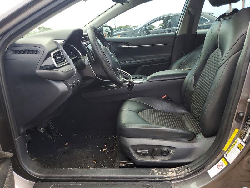 59659426 :رقم المزاد ، 4T1B11HK7KU745000 vin ، 2019 Toyota Camry مزاد بيع