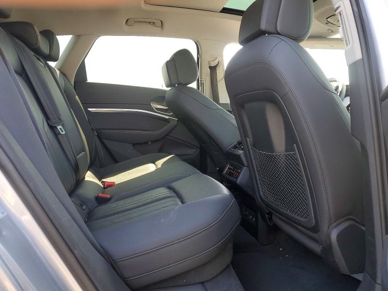 60802876 :رقم المزاد ، WA1AAAGEXNB031240 vin ، 2022 Audi E-tron مزاد بيع