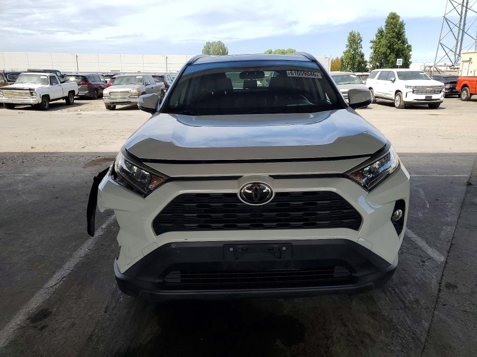 Продажа на аукционе авто 2019 Toyota Rav4, vin: JTMW1RFV1KJ013903, номер лота: 61059046