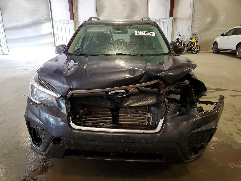61951826 :رقم المزاد ، JF2SKACC4KH427945 vin ، 2019 Subaru Forester مزاد بيع