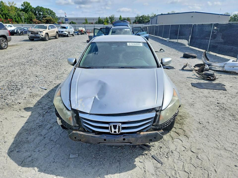 61936886 :رقم المزاد ، 1HGCP2F35BA109266 vin ، 2011 Honda Accord مزاد بيع