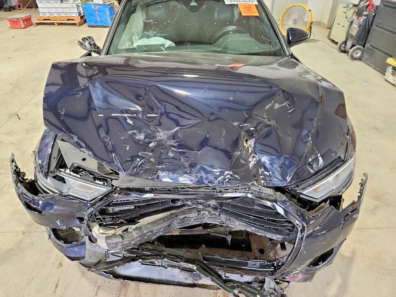 60323236 :رقم المزاد ، WAUD8AF28MN041992 vin ، 2021 Audi A6 مزاد بيع