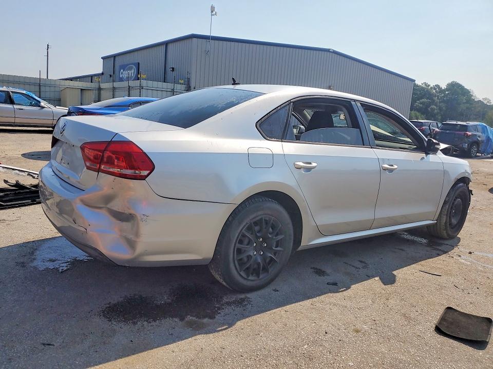 62508186 :رقم المزاد ، 1VWAP7A33DC031892 vin ، 2013 Volkswagen Passat مزاد بيع