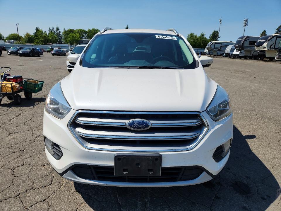 2017 Ford Escape მანქანა იყიდება აუქციონზე, vin: 1FMCU9J90HUE48533, აუქციონის ნომერი: 61404306