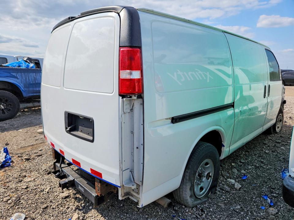 60057376 :رقم المزاد ، 1GCWGAFPXJ1319823 vin ، 2018 Chevrolet Express G2500 مزاد بيع