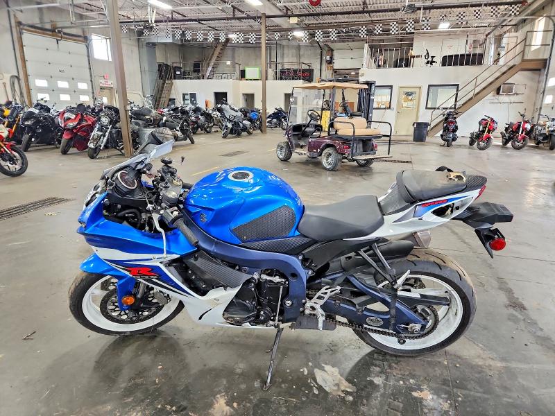 62915956 :رقم المزاد ، JS1GN7FA1B2101767 vin ، 2011 Suzuki Gsx-r600 مزاد بيع