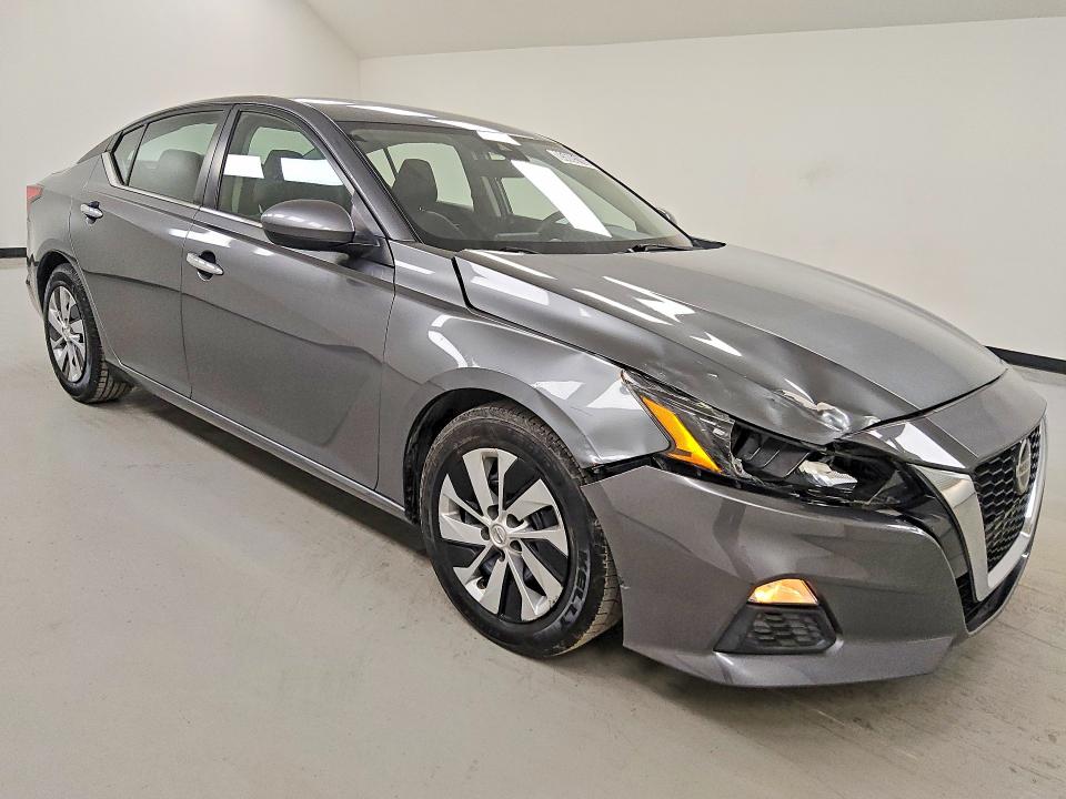 85605165 :رقم المزاد ، 1N4BL4BVXNN355595 vin ، 2022 Nissan Altima مزاد بيع