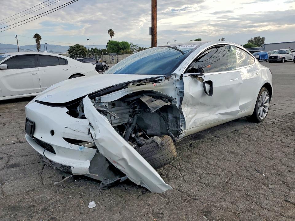 2020 Tesla Model 3 მანქანა იყიდება აუქციონზე, vin: 5YJ3E1EB6LF742763, აუქციონის ნომერი: 61829156