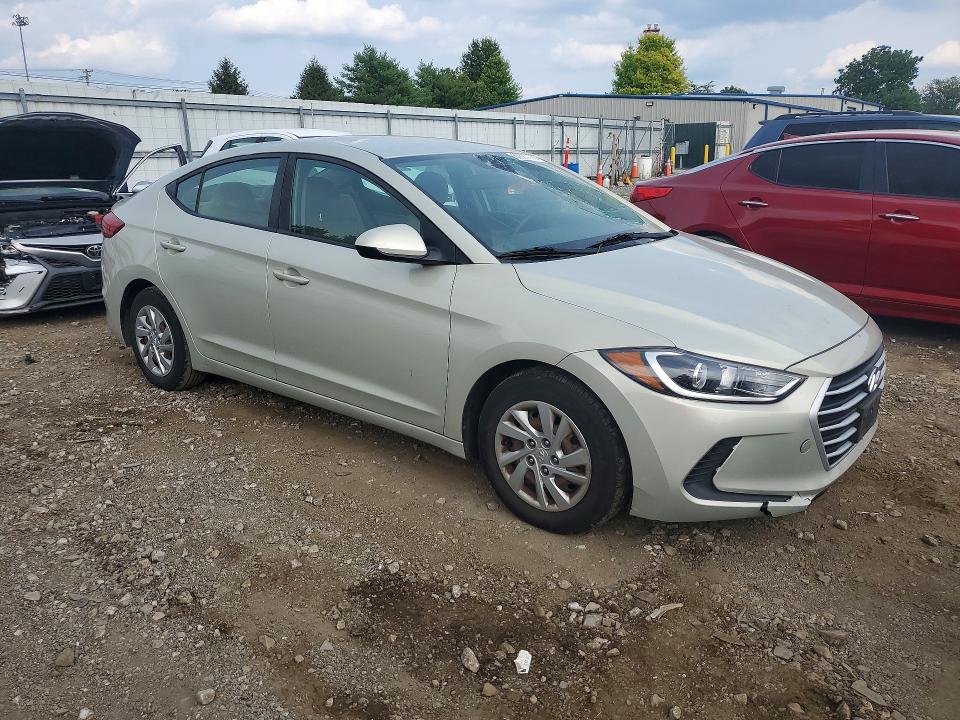 2017 Hyundai Elantra მანქანა იყიდება აუქციონზე, vin: KMHD74LF4HU380156, აუქციონის ნომერი: 62667776