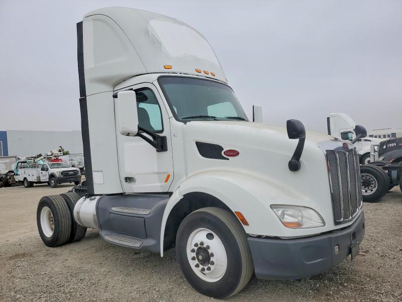 Продаж на аукціоні авто 2015 Peterbilt 579, vin: 1XPBA48X3FD299336, номер лоту: 57911696