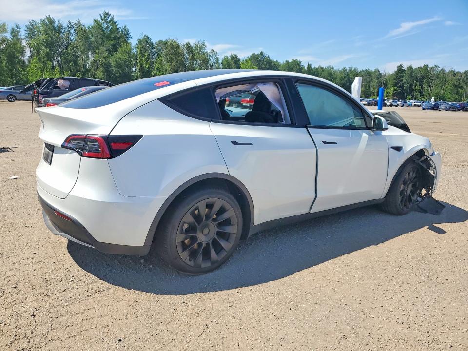 Auction sale of the 2024 Tesla Model Y, vin: 7SAYGDED8RF025084, lot number: 61111426