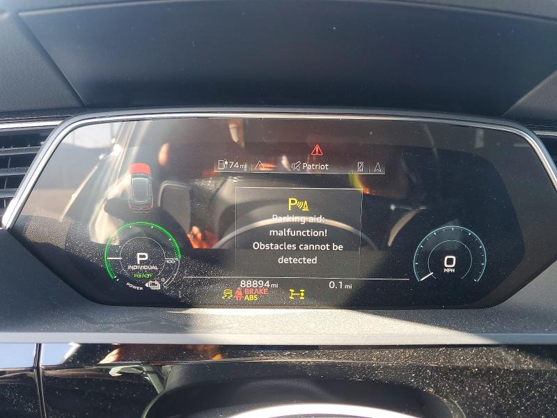 2022 Audi E-tron მანქანა იყიდება აუქციონზე, vin: WA1AAAGE0NB020148, აუქციონის ნომერი: 62237056