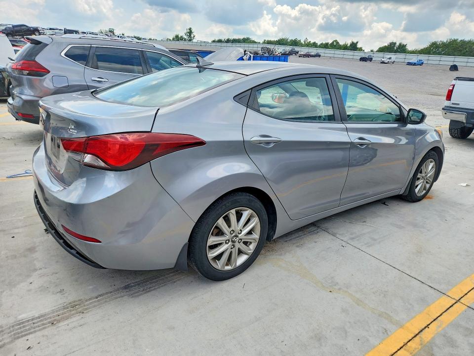 62091056 :رقم المزاد ، KMHDH4AE2FU249781 vin ، 2015 Hyundai Elantra مزاد بيع