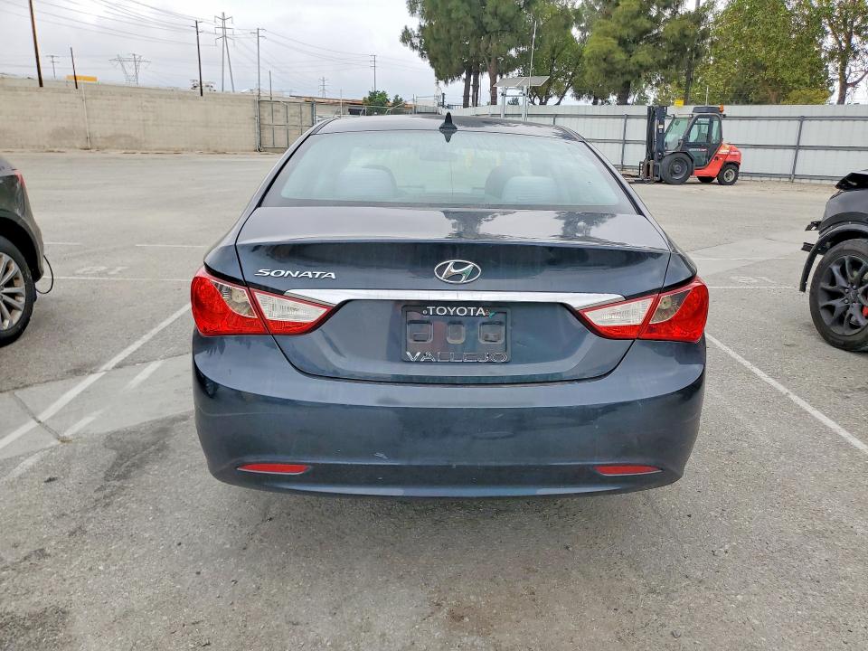 2011 Hyundai Sonata მანქანა იყიდება აუქციონზე, vin: 5NPEB4AC6BH017584, აუქციონის ნომერი: 85792655