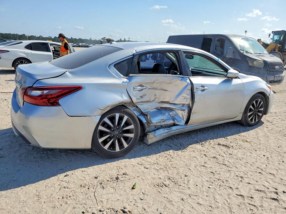 59912736 :رقم المزاد ، 1N4AL3APXJC140877 vin ، 2018 Nissan Altima مزاد بيع