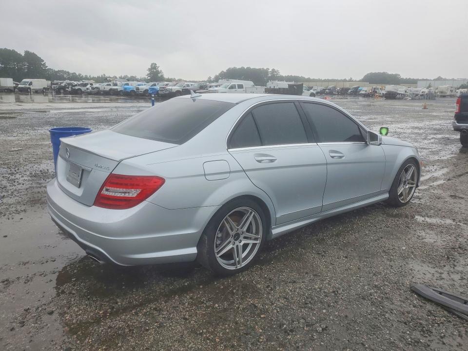 61818216 :رقم المزاد ، WDDGF8AB2DR256563 vin ، 2013 Mercedes-benz C مزاد بيع