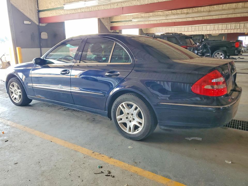 2004 Mercedes-benz E მანქანა იყიდება აუქციონზე, vin: WDBUF65J24A575560, აუქციონის ნომერი: 60758796
