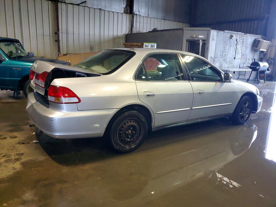 2001 Honda Accord მანქანა იყიდება აუქციონზე, vin: 1HGCG65501A104047, აუქციონის ნომერი: 57911076