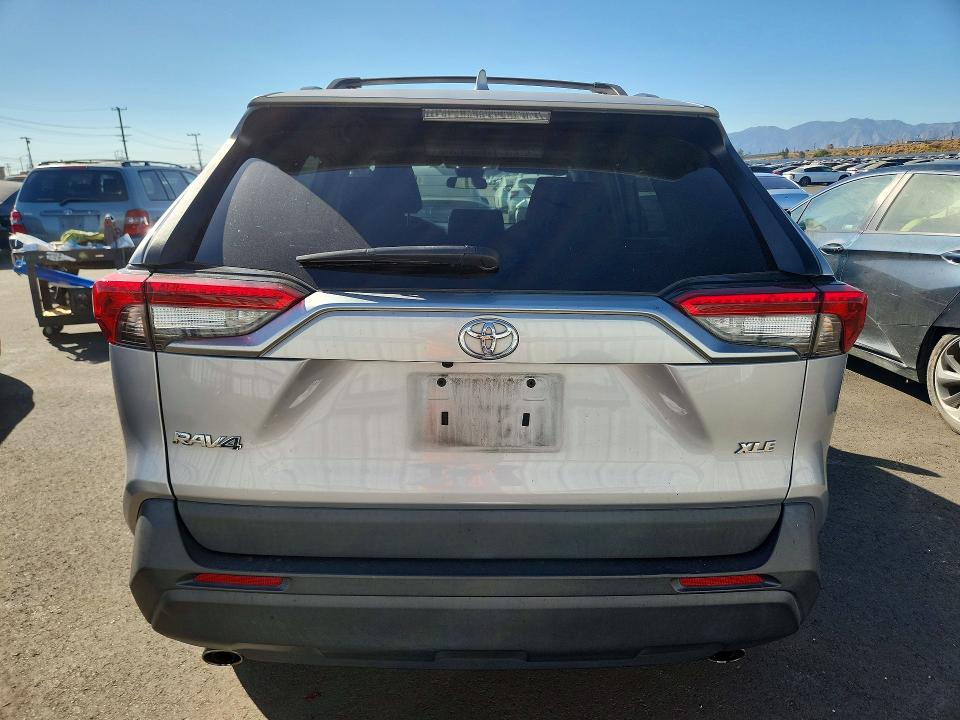 2022 Toyota Rav4 მანქანა იყიდება აუქციონზე, vin: 2T3W1RFV1NC181886, აუქციონის ნომერი: 60808156