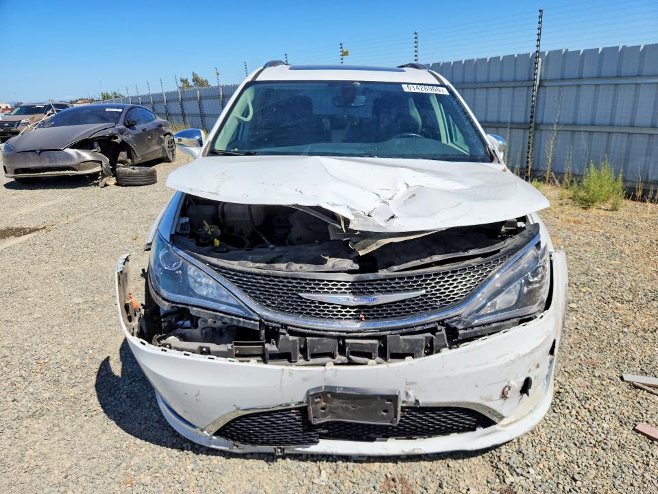 61428966 :رقم المزاد ، 2C4RC1GG3KR721977 vin ، 2019 Chrysler Pacifica مزاد بيع