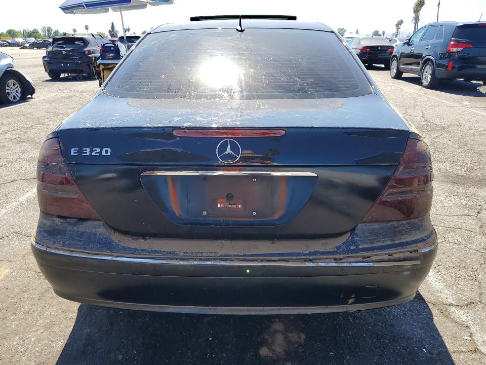 Продажа на аукционе авто 2004 Mercedes-benz E, vin: WDBUF65J64A512204, номер лота: 61812316