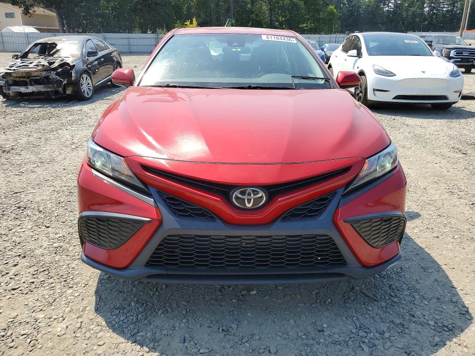2021 Toyota Camry მანქანა იყიდება აუქციონზე, vin: 4T1G11AK2MU433735, აუქციონის ნომერი: 61184436