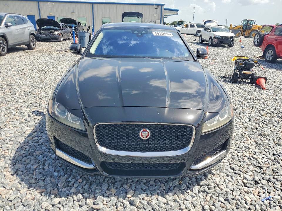 60162606 :رقم المزاد ، SAJBE4BV7GCY02873 vin ، 2016 Jaguar Xf مزاد بيع