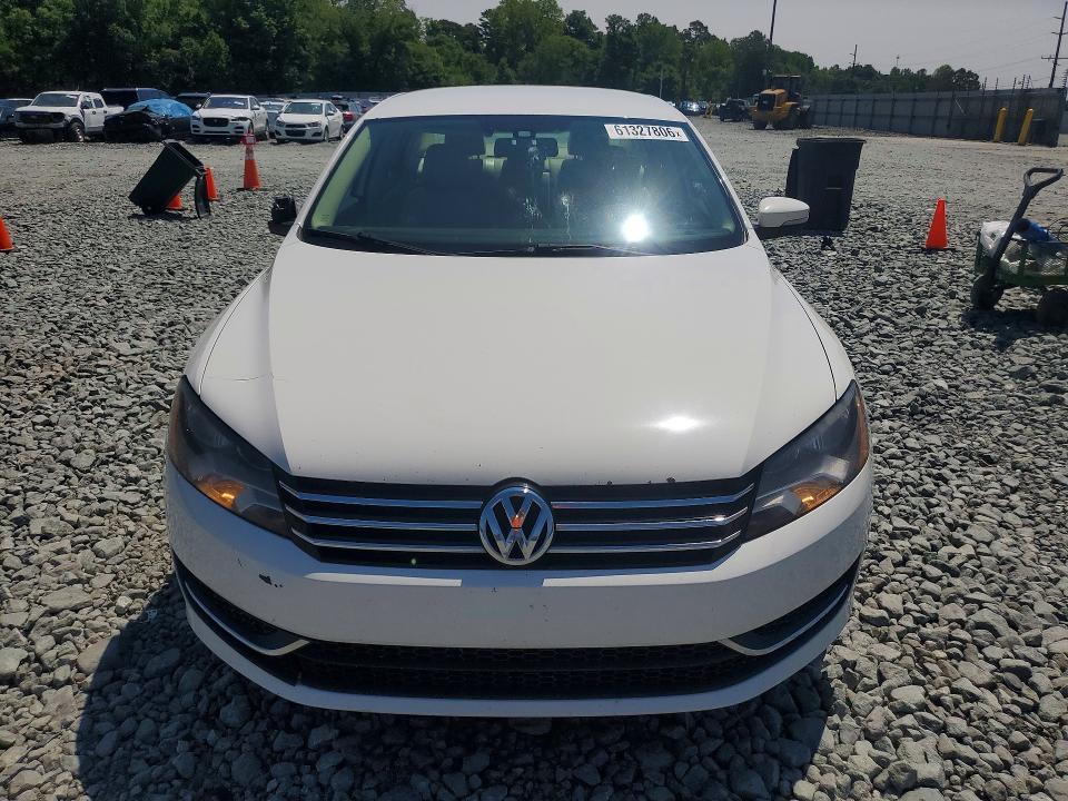 61327806 :رقم المزاد ، 1VWBS7A36FC013666 vin ، 2015 Volkswagen Passat مزاد بيع