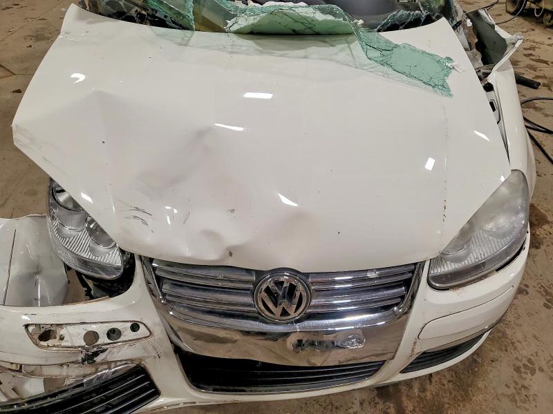 60673866 :رقم المزاد ، 3VWRZ71K68M012911 vin ، 2008 Volkswagen Jetta مزاد بيع