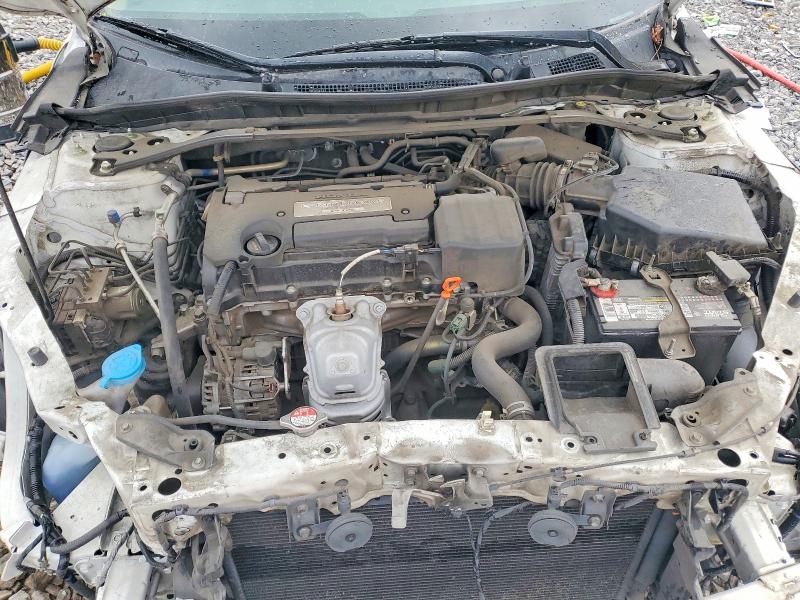 60458006 :رقم المزاد ، 1HGCR2F7XFA112358 vin ، 2015 Honda Accord مزاد بيع