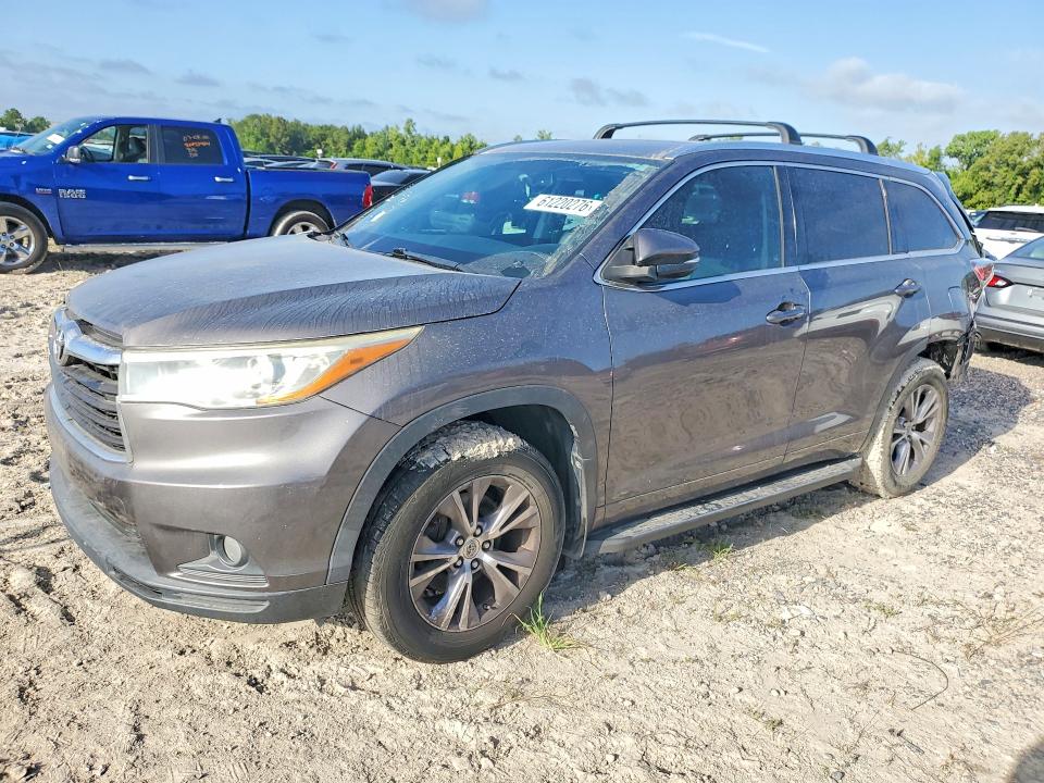 Auction sale of the 2015 Toyota Highlander, vin: 5TDKKRFH9FS074625, lot number: 61220276