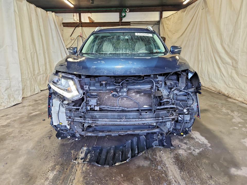 61576546 :رقم المزاد ، 5N1AT2MVXFC900291 vin ، 2015 Nissan Rogue مزاد بيع