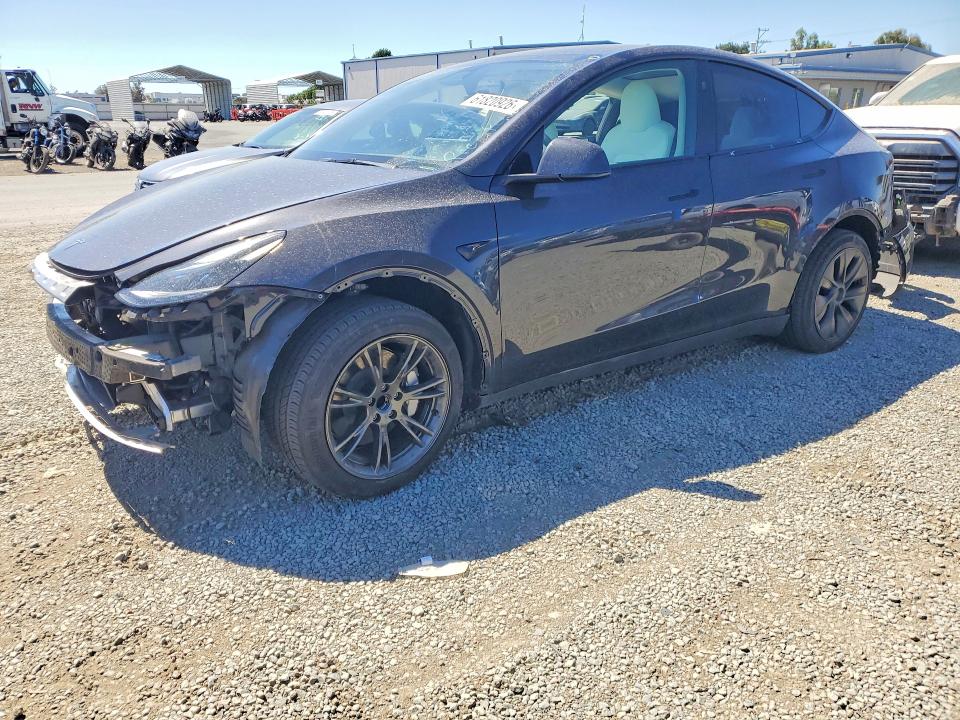 61820926 :رقم المزاد ، 7SAYGDED2RF121910 vin ، 2024 Tesla Model Y مزاد بيع