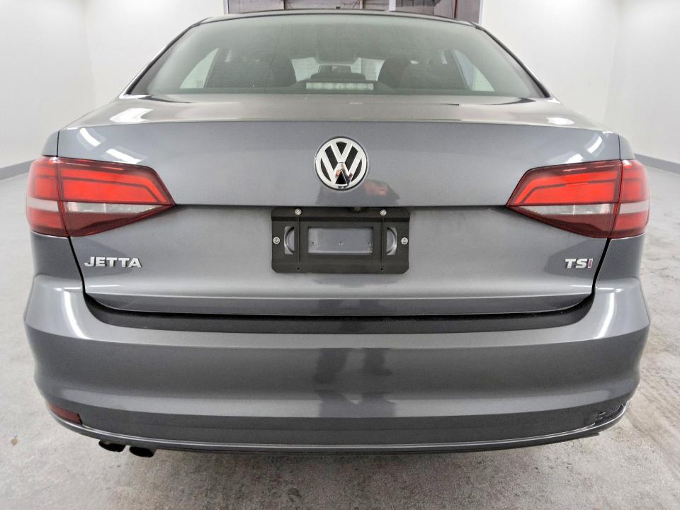 2017 Volkswagen Jetta მანქანა იყიდება აუქციონზე, vin: 3VW2B7AJ5HM330502, აუქციონის ნომერი: 60778666