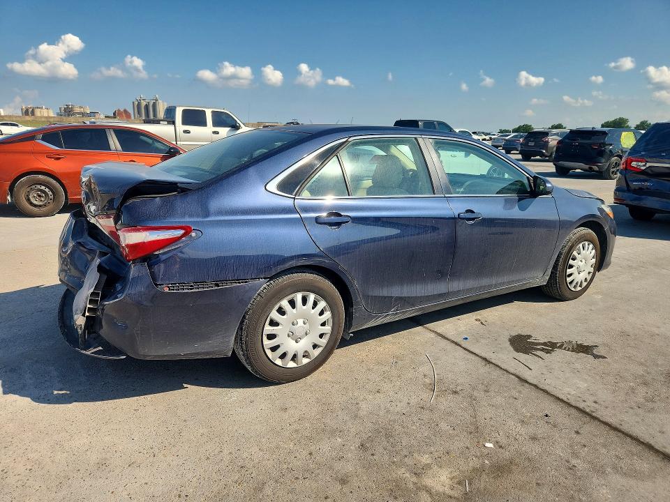 2015 Toyota Camry მანქანა იყიდება აუქციონზე, vin: 4T4BF1FKXFR482744, აუქციონის ნომერი: 59980896