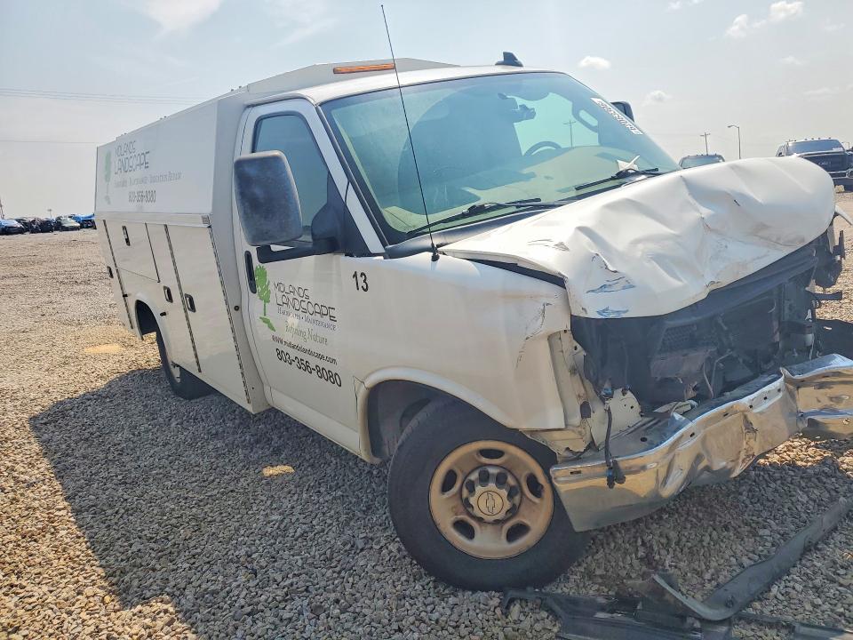 62063306 :رقم المزاد ، 1GB0GRFG2H1132529 vin ، 2017 Chevrolet Express G3500 مزاد بيع