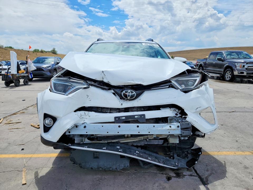 Продаж на аукціоні авто 2017 Toyota Rav4, vin: 2T3RFREV4HW627919, номер лоту: 62108616